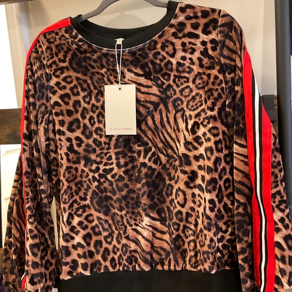🆕Leopard Print Velvet Sweater Red Brown & Black - Picture 5 of 16
